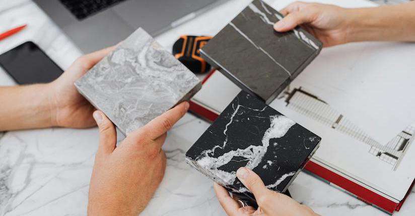 Platus dizainų ir medžiagų pasirinkimas paminklo gamybai