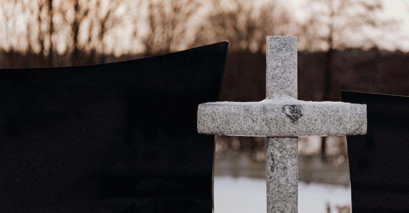 Kodėl paminklus užsakyti žiemą yra naudinga?